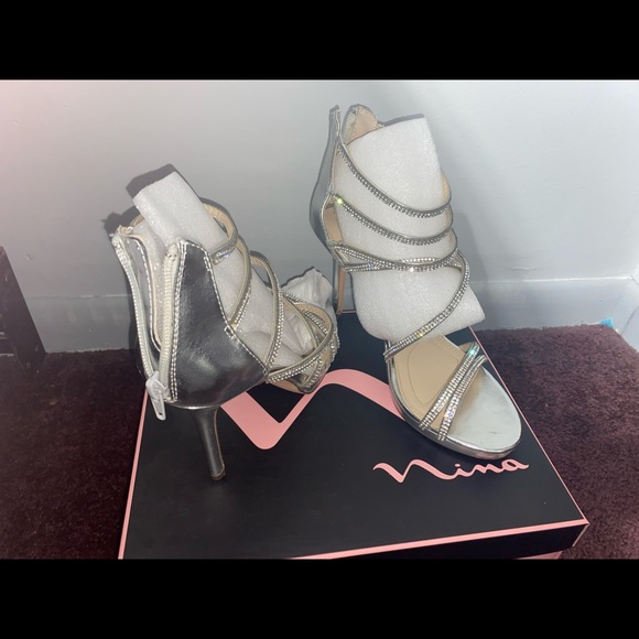 Cute sparkly heels - Picture 2 of 4